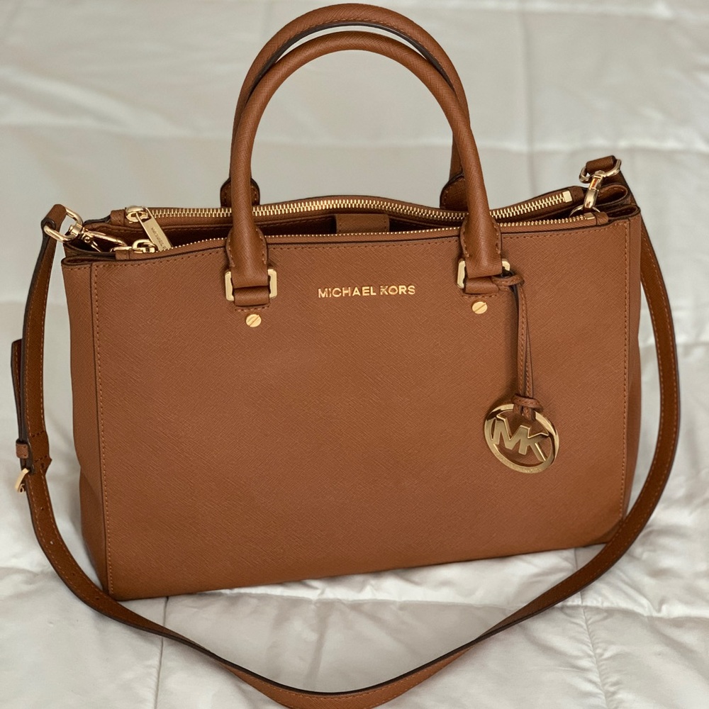 Michael Kors large purse😍💕
